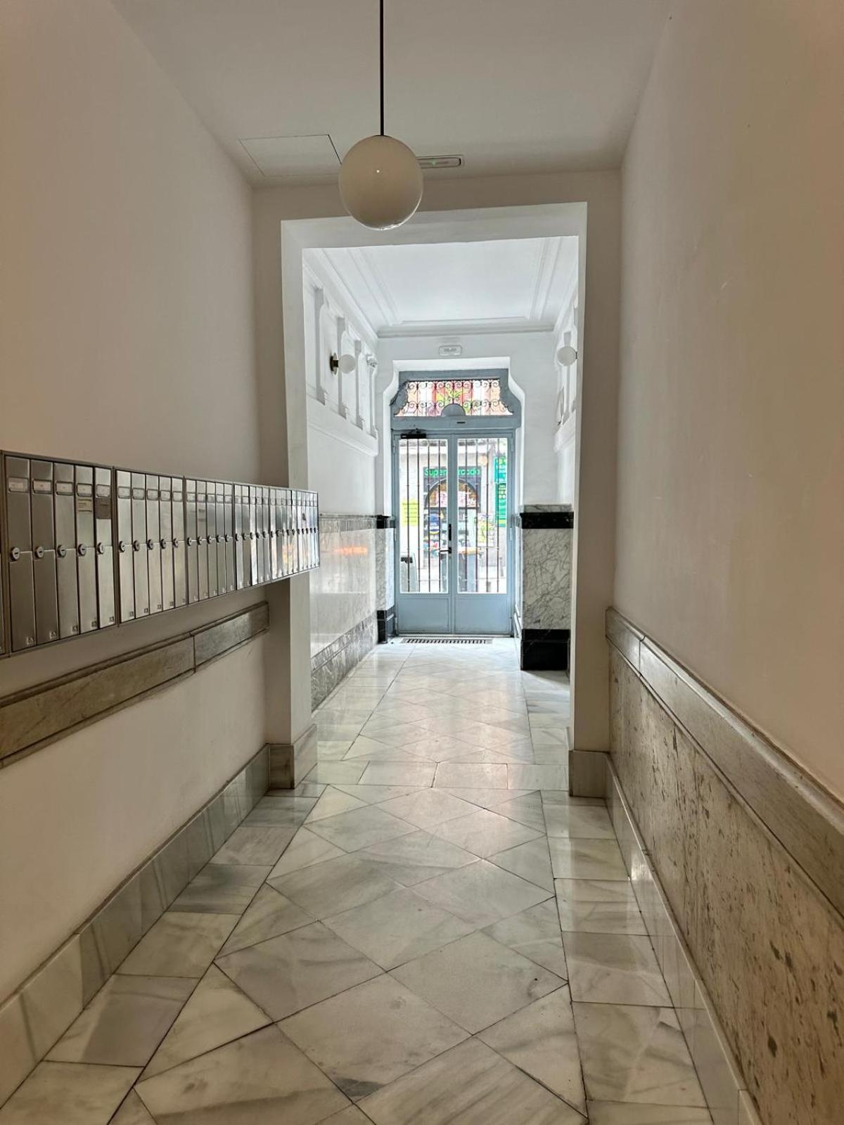 Moderno Apartamento En Pleno Centro Мадрид Екстериор снимка