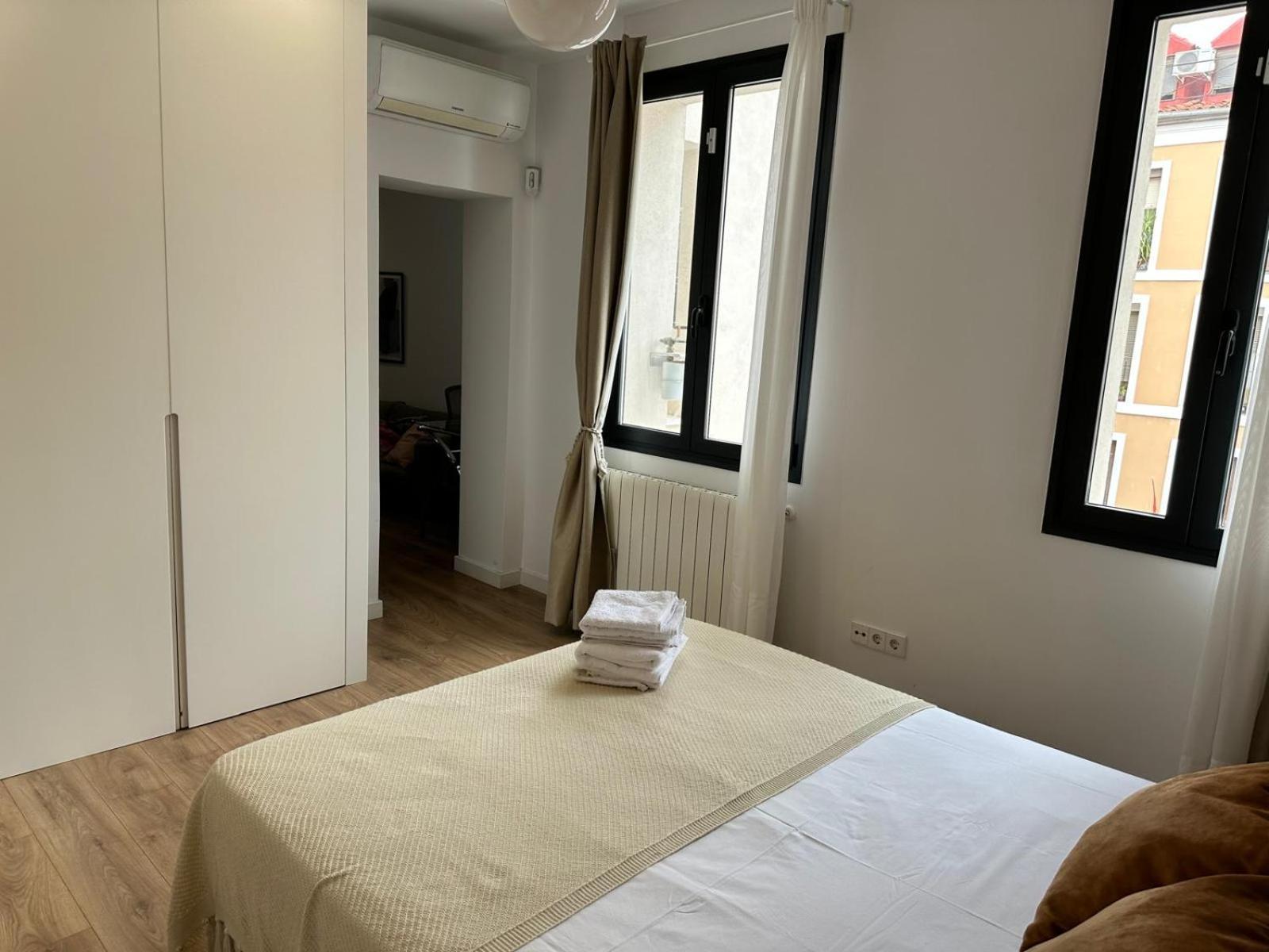 Moderno Apartamento En Pleno Centro Мадрид Екстериор снимка